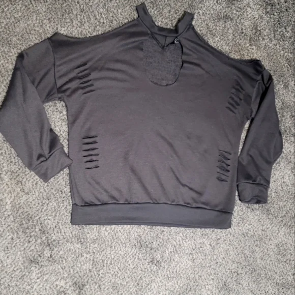 YOINS Tops Cold Shoulder Distressed Sweatshirt Size Medium